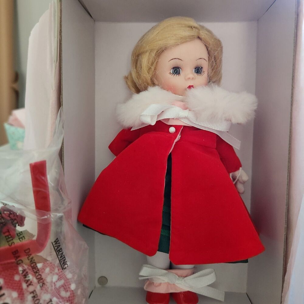 Madame Alexander 8" Winter Garden Wendy Christmas Holiday Doll 60750